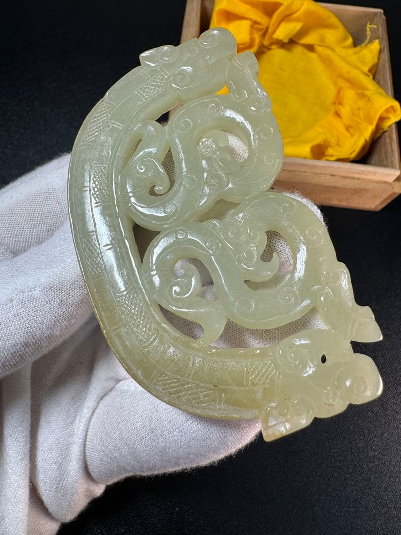 春秋時代 和田玉龍図柄 玉璧 骨董 玉彫 時代物 お守り 極細工 老玉和田