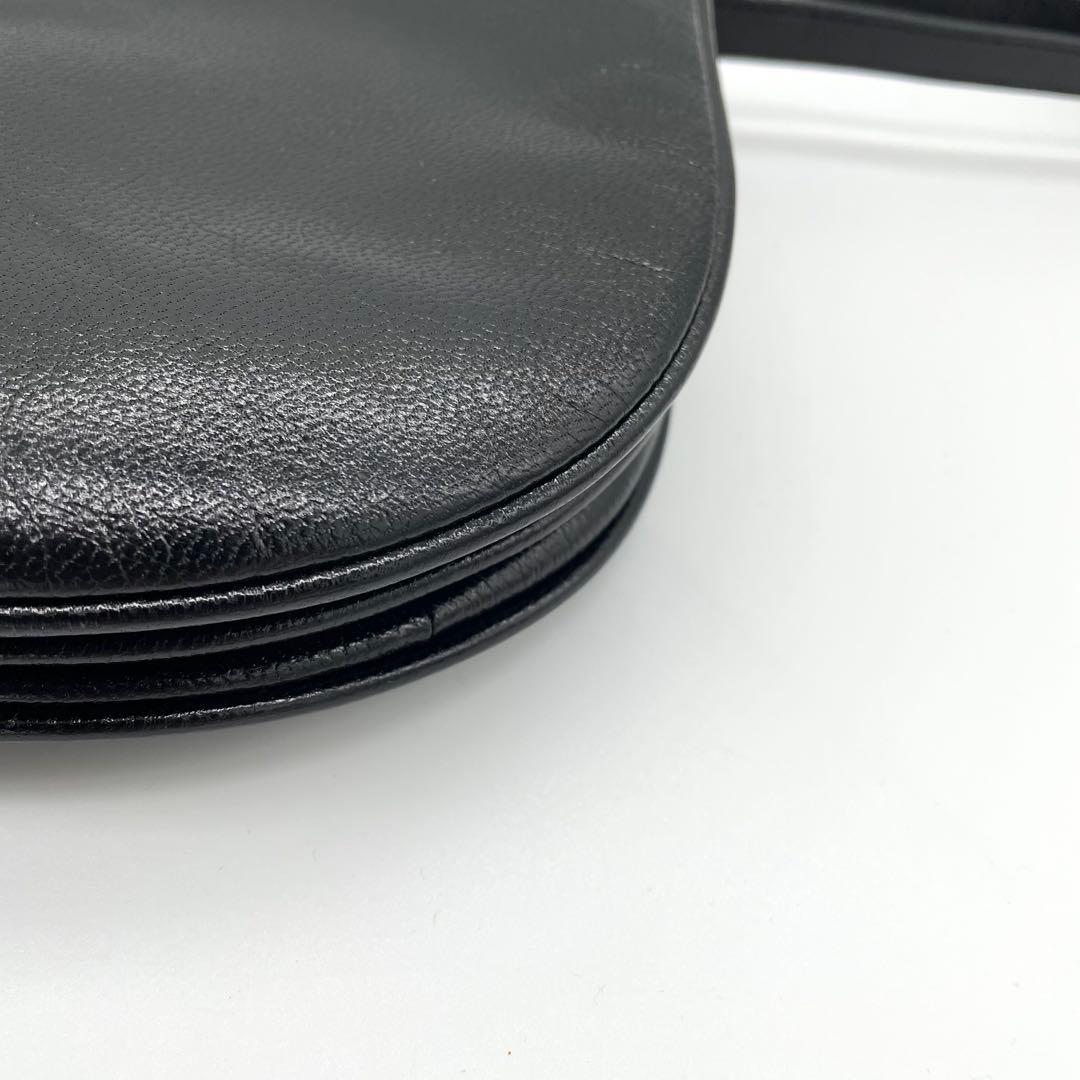 【極美品】イヴサンローラン　ショルダーバッグ　カサンドラロゴ　リザード　黒