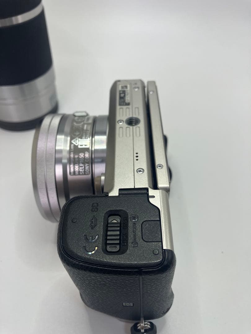 返品保証・動作良好】SONY α6000 ダブルズームレンズキット シルバー