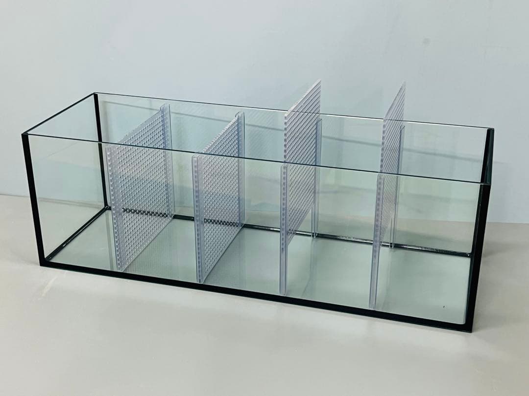特注600x200x200㎜ 5室水槽 パンチング仕切り板付 ブラックシリコン