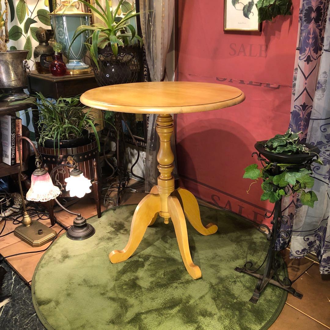 70’s ヴィンテージ スピンドルレッグ　コンパクト　ラウンドテーブル