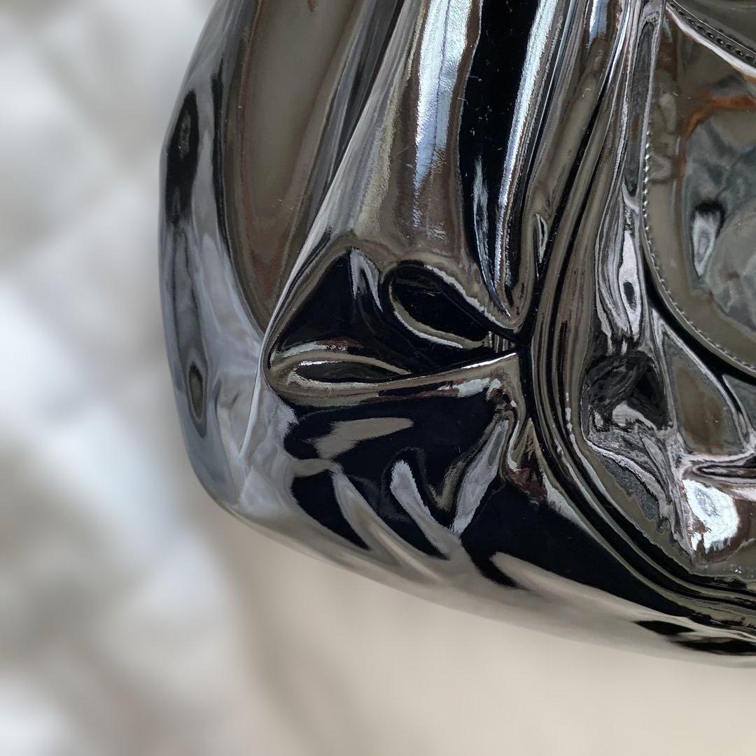 Y*A様 CHANEL 廃盤シャネルフラワーエナメルブラック ハンドバッグ