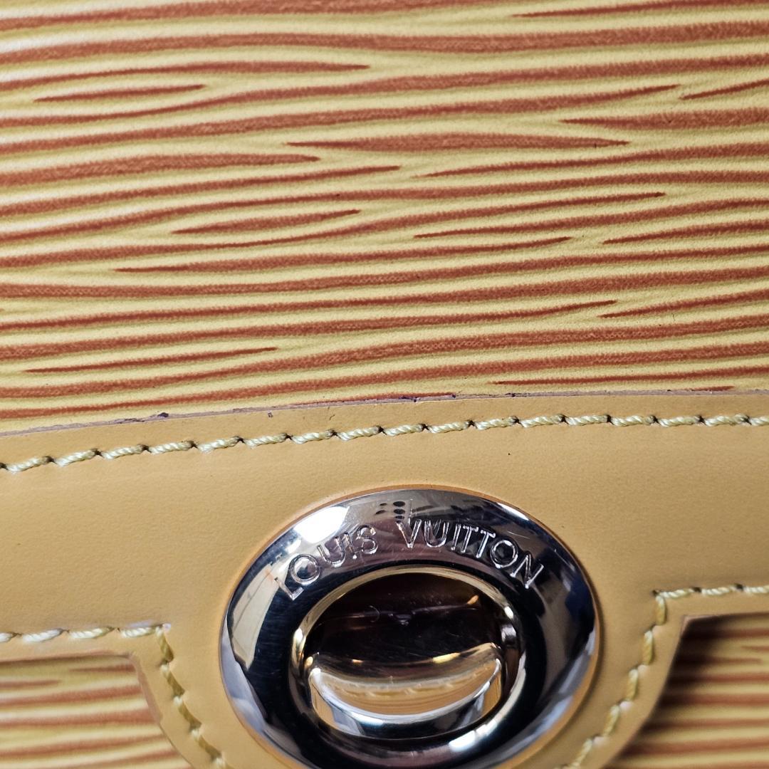 Louis Vuitton エピライン　アルシュレザーショルダーバッグ　イエロー