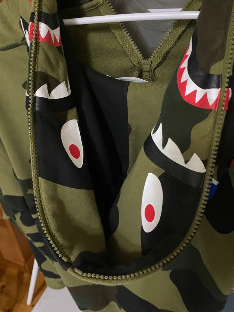 A Bathing ape 迷彩 シャークパーカー Big foodie
