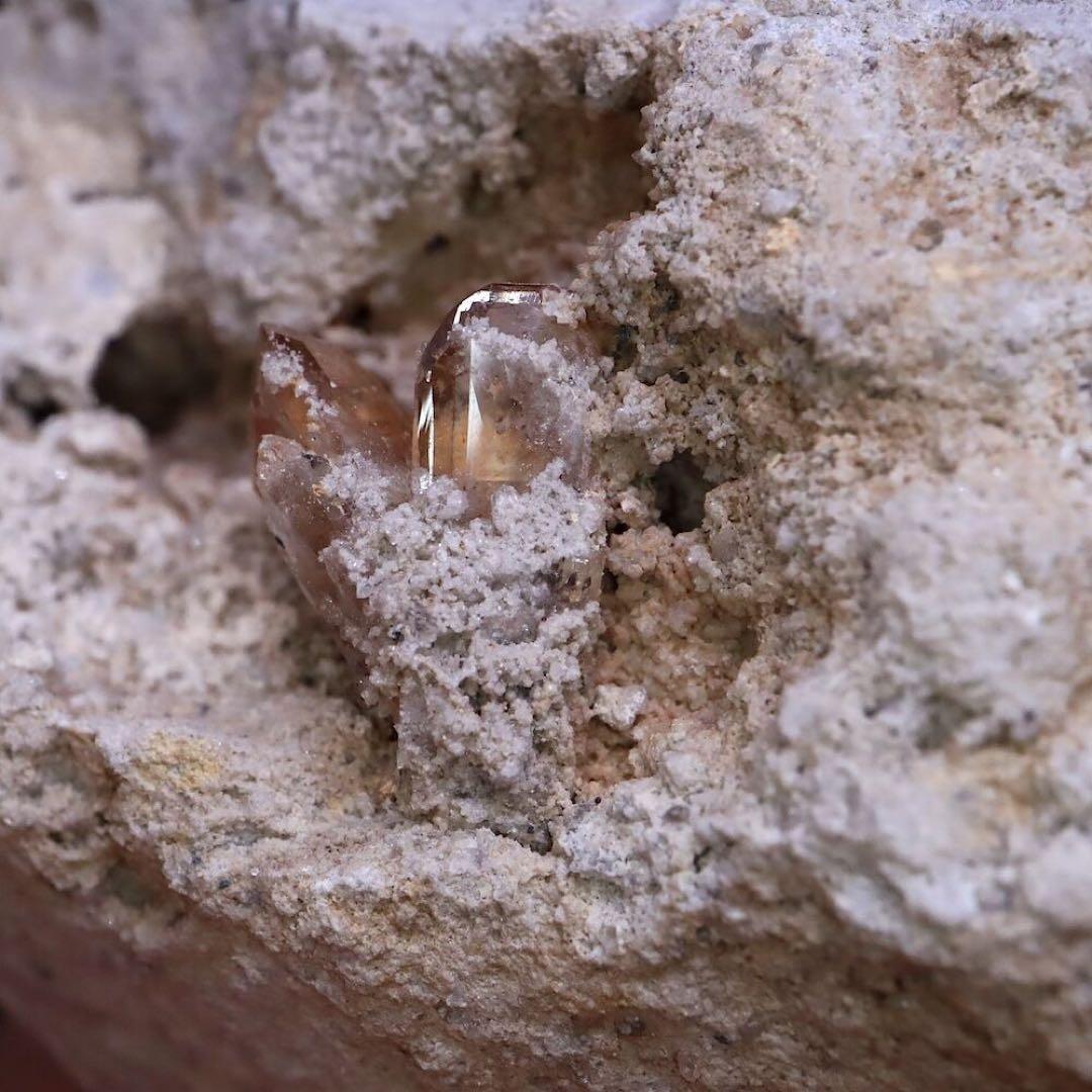 自主採掘！トパーズ 母岩付き 115.2g 原石 TZ411 鉱物 天然石