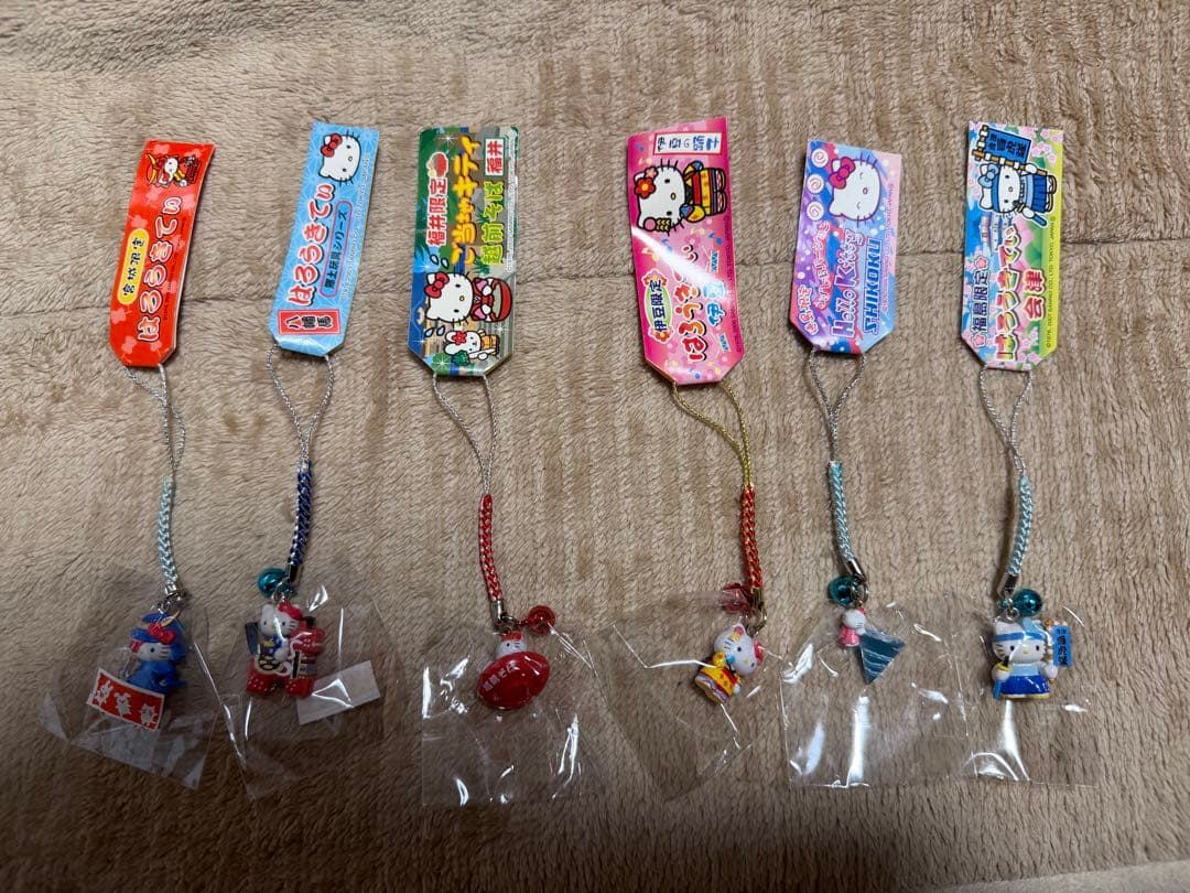ご当地キティ　根付けストラップ等　29点　まとめ売り