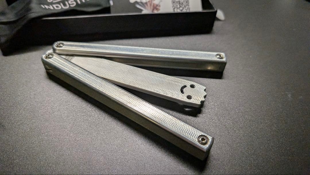 バタフライトレーナー　マットスクイディ-AL　squid industries