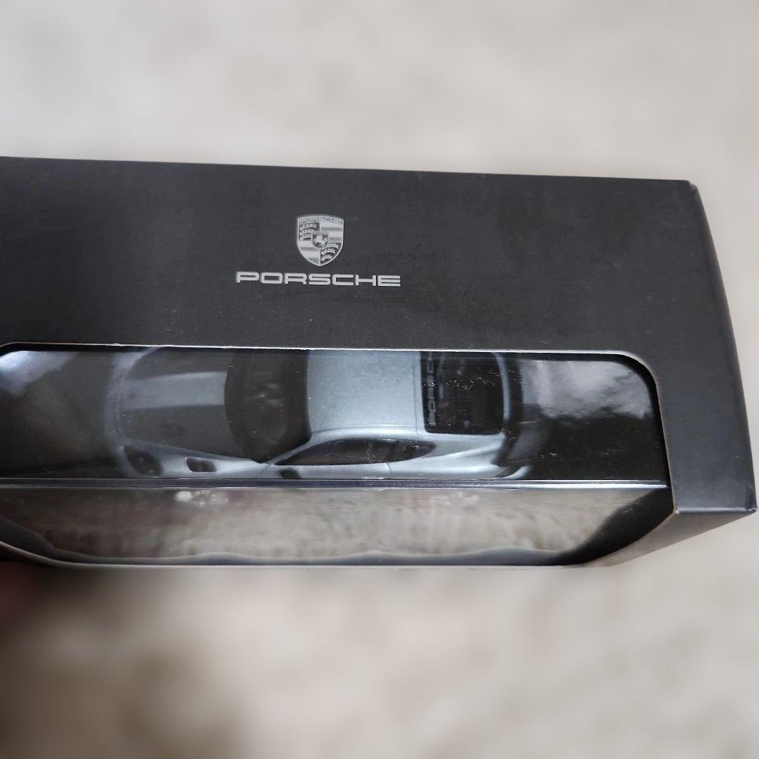 Porsche 718 Cayman GT4 RS モデルカー