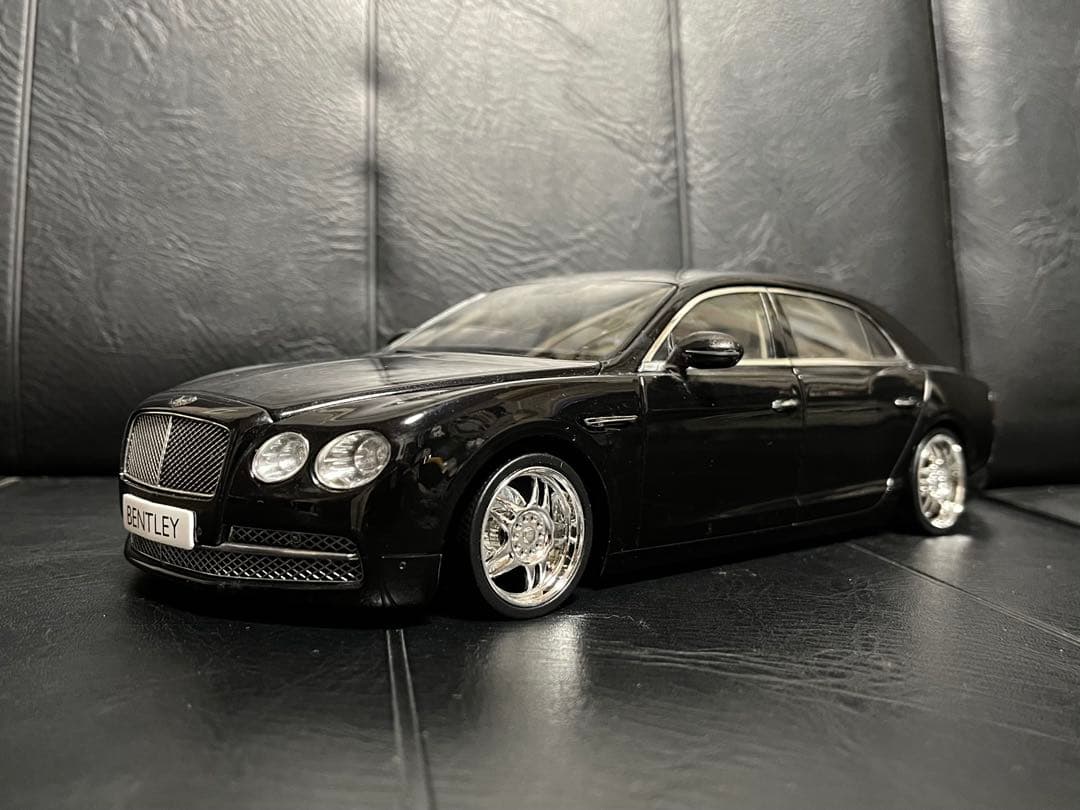 ベントレー　フライングスーパー　1/18