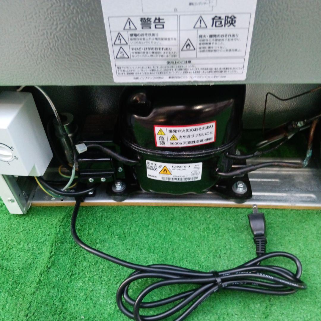 アイリスオーヤマ 冷凍庫 60L IUSD-6B-W ※トレーに傷あります