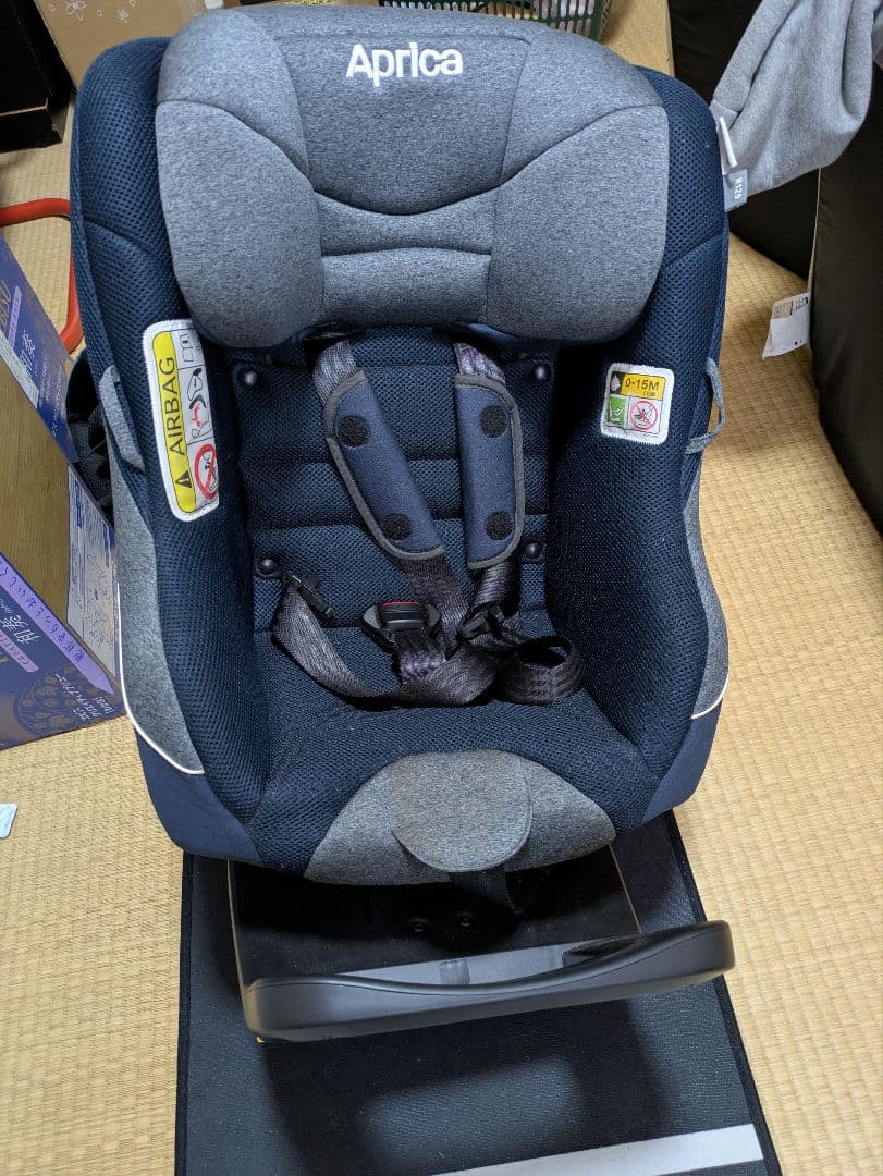 Aprica 車用チャイルドシート グレー/ネイビー｜Aprica 車用