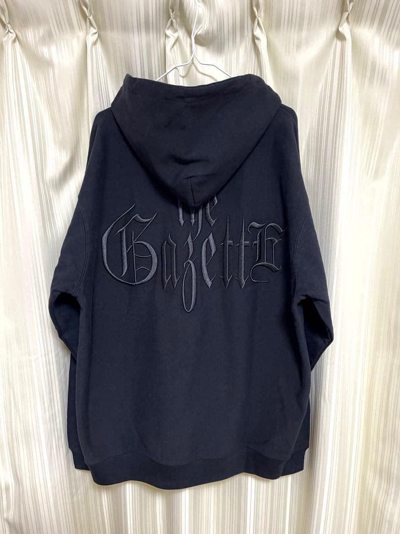 the GazettE LOGO HOODIE BLACK X BLACK