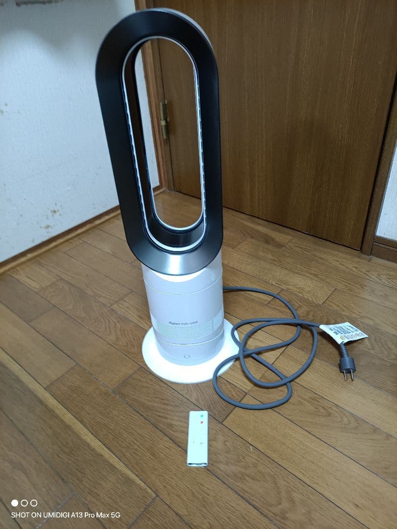 Dyson AM09 電気セラミックファンヒーター&送風 リモコン付き dyson ダイソン AM09 セラミックファンヒーター リモコン付き 2019年製