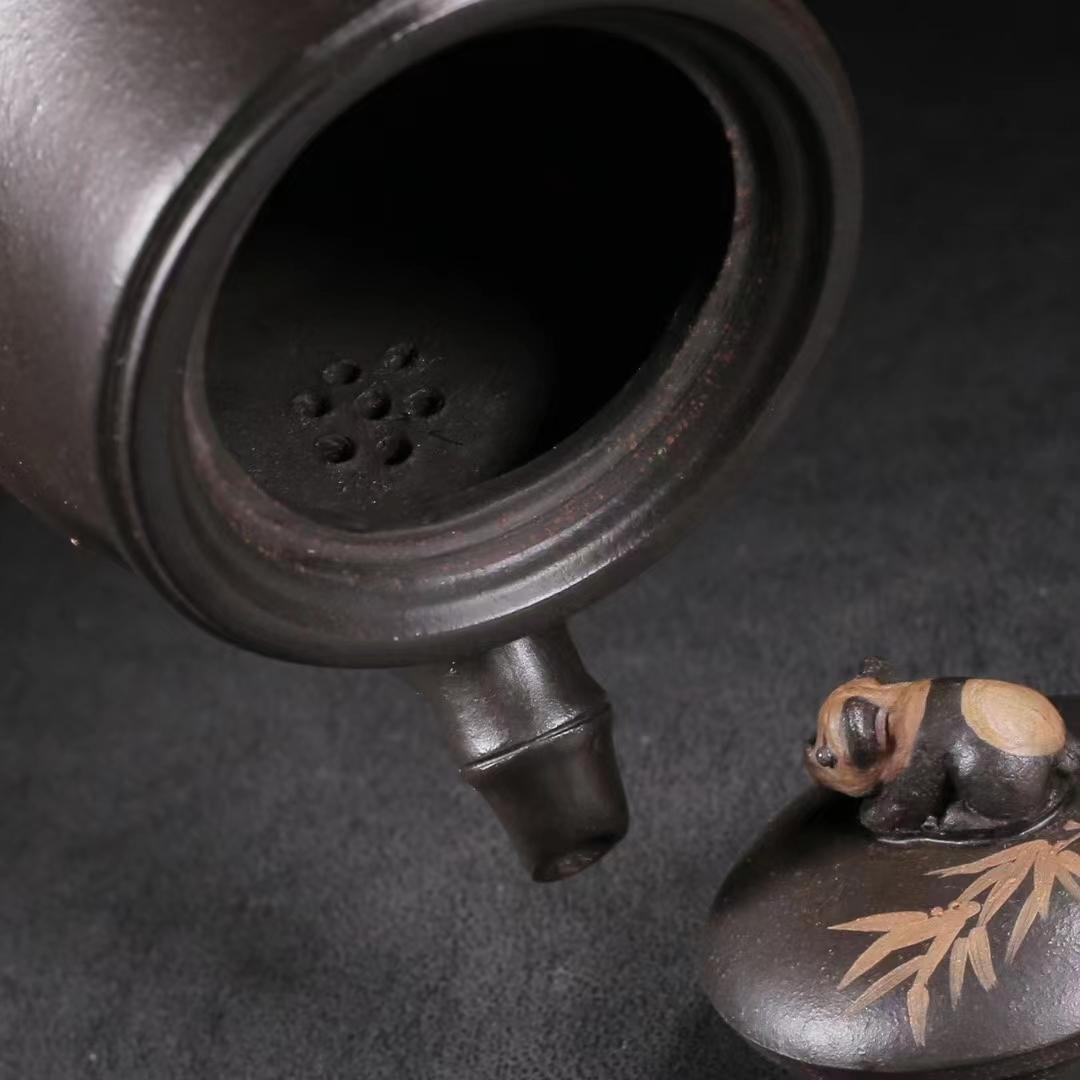 中国古美術・宜興原鉱黑金刚泥 パンダと竹葉紋急須・紫砂