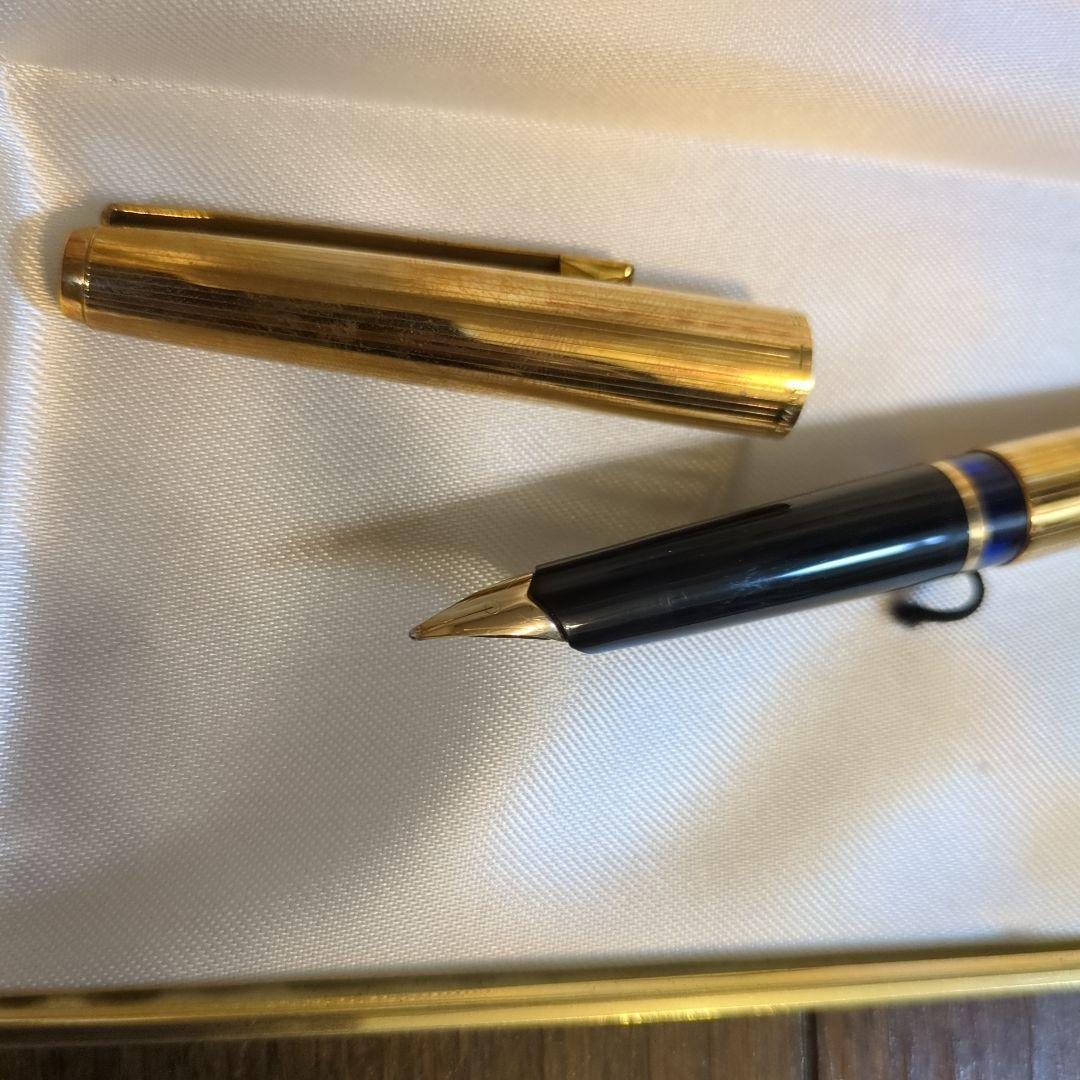 新品未使用デッドストックペリカン万年筆M60ロールドゴールド