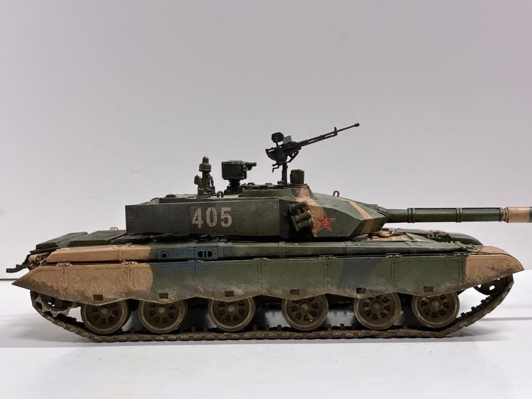 ホビーボス 1/35 ZTZ 99B 戦車 完成品プラモデル 99G式戦車 中国