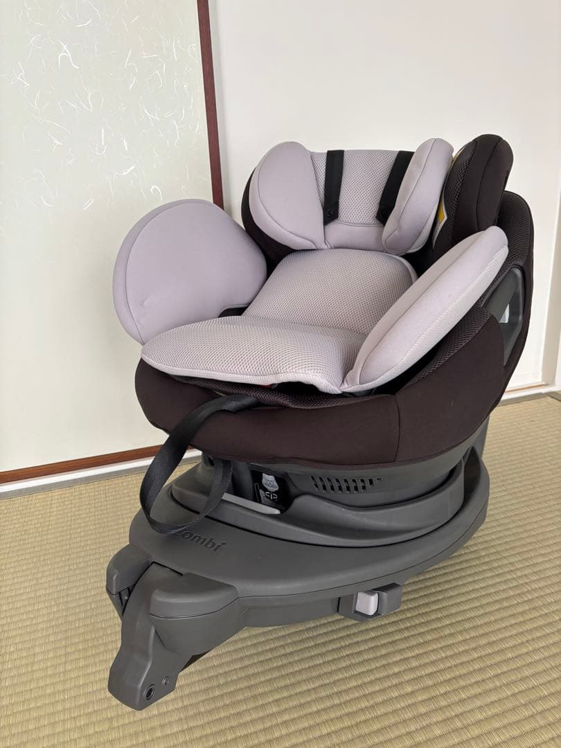 combi チャイルドシート THE S ISOFIX
