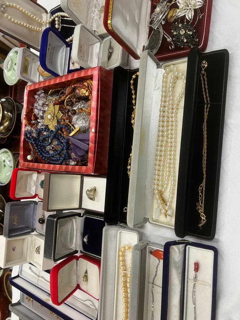 真珠　サンゴネックレス　イミテーションのアクセサリーまとめて　中古品