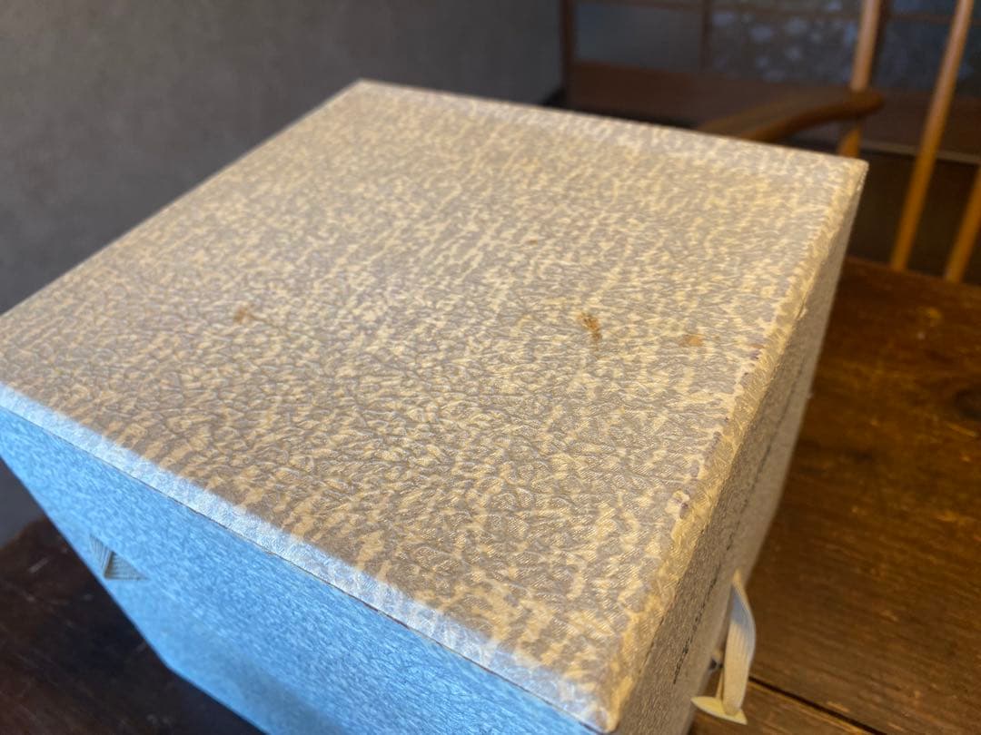 特製ウィスキー 織部梅文沓茶碗形徳利 【箱付き】