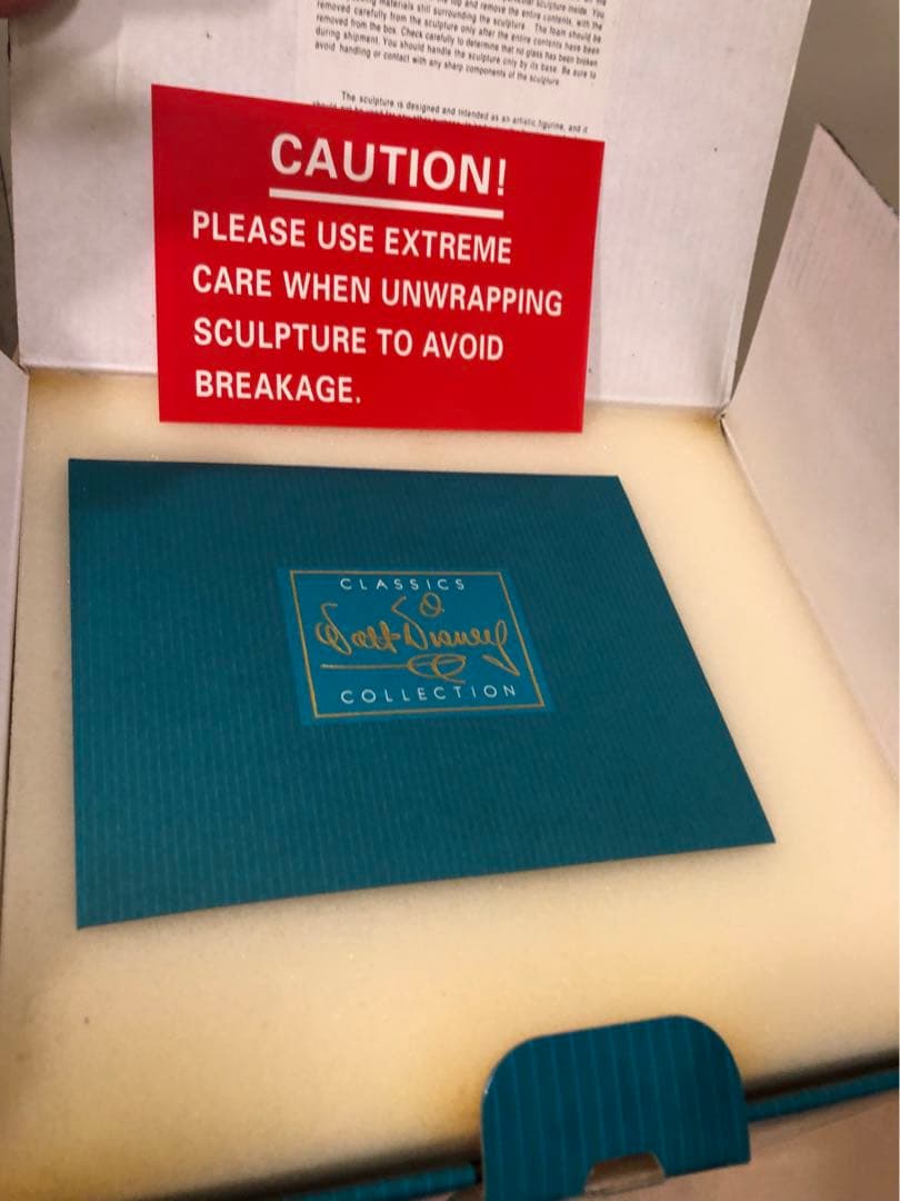 未使用品　ディズニー　WDCC ダンボ　Bundle of Joy フィギュア