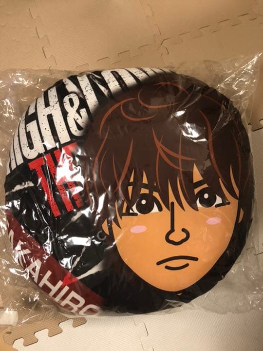 クッション TAKAHIRO