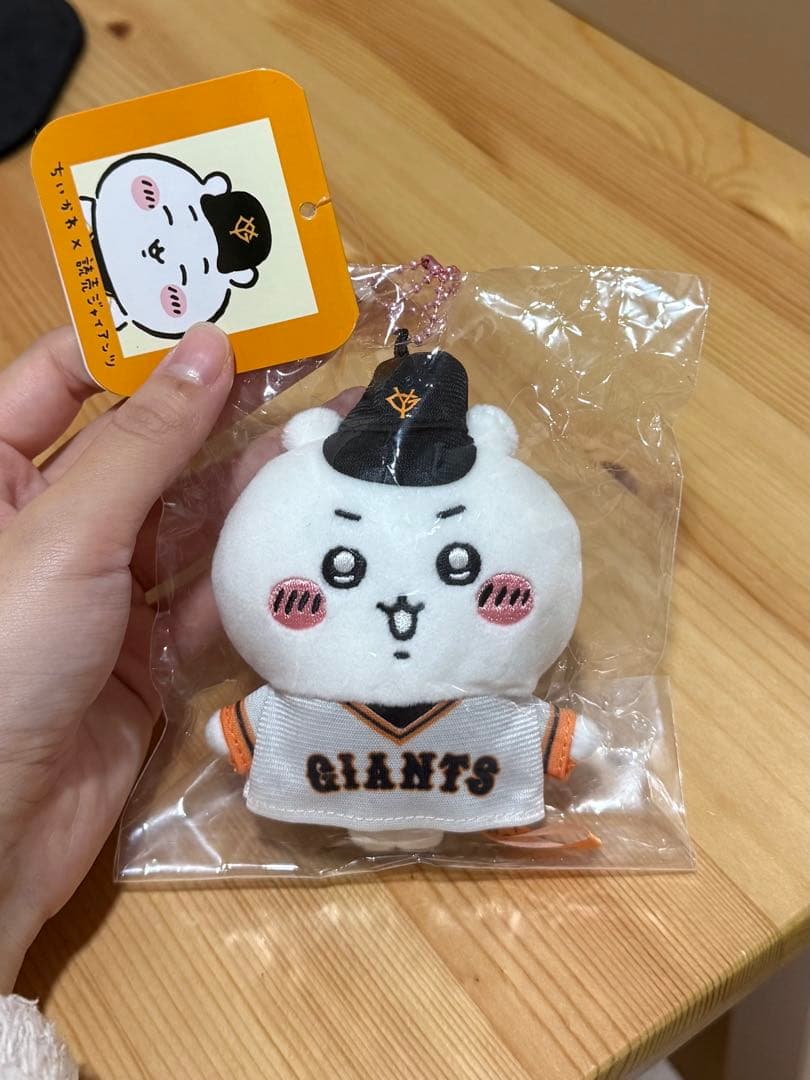 ちいかわ×読売ジャイアンツ ぷちミニマスコット ちいかわ - メルカリ