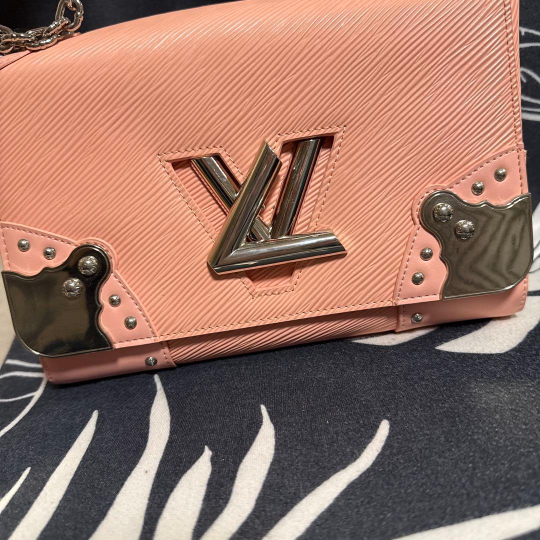 ピンクショルダーバッグ