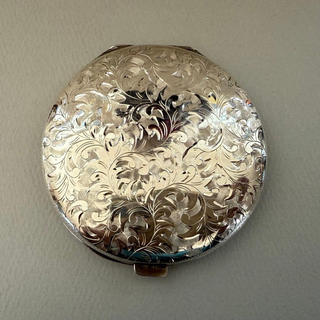 アンティーク純銀950コンパクトケース総唐草彫り内蓋付き豪華な作り90g超