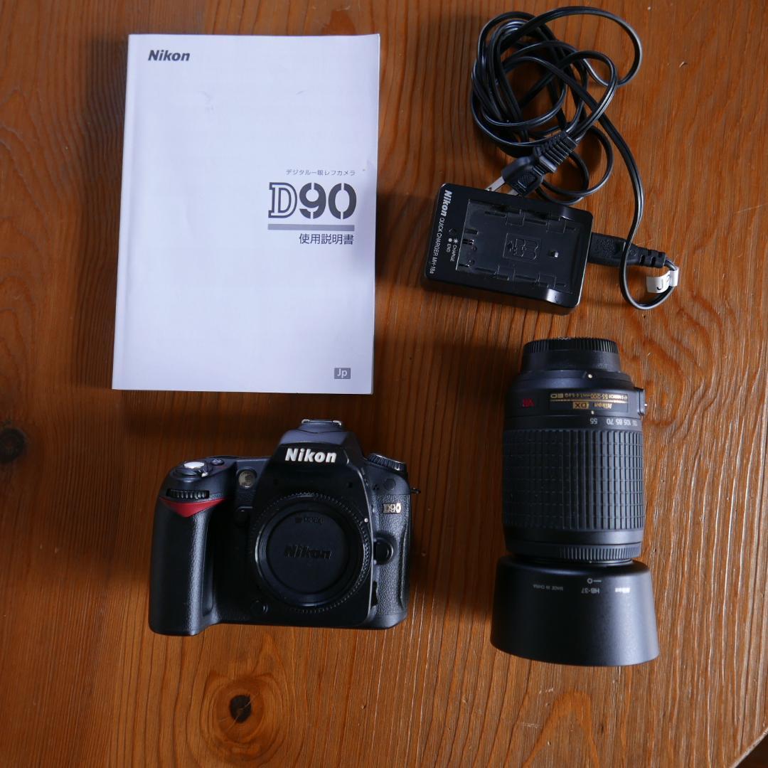 Nikon D90 デジタル一眼レフカメラ+レンズ 55-200mm Nikon D90 デジタル一眼レフカメラ+レンズ 55-200mm ニコン（Nikon