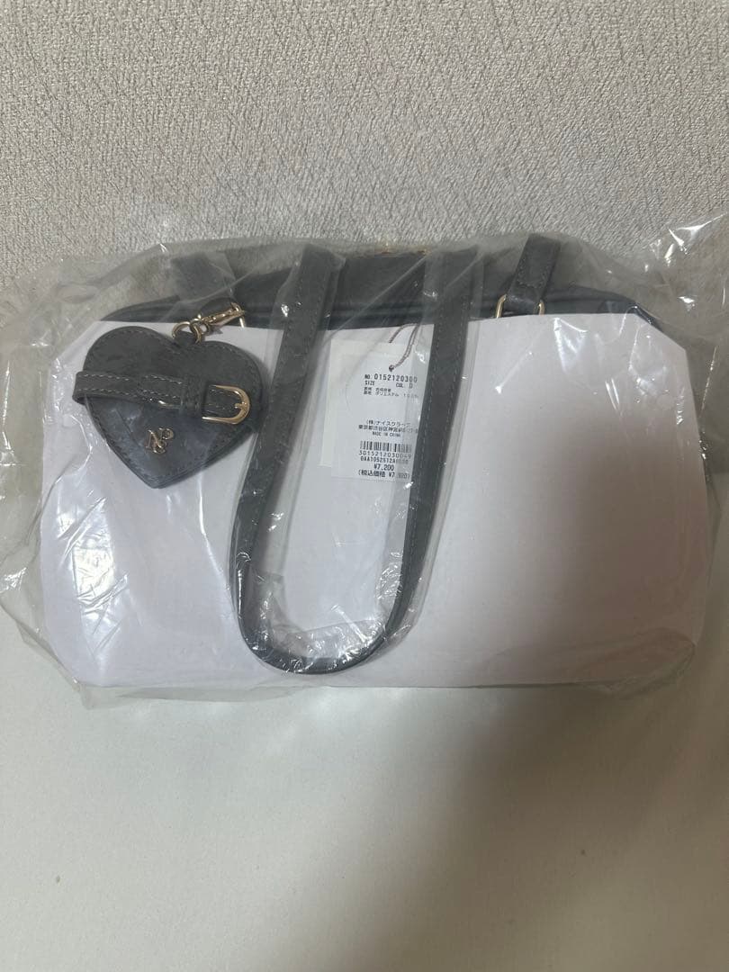 【新品】ハートミラー付きスクエアボストンバッグ　チャコールグレー