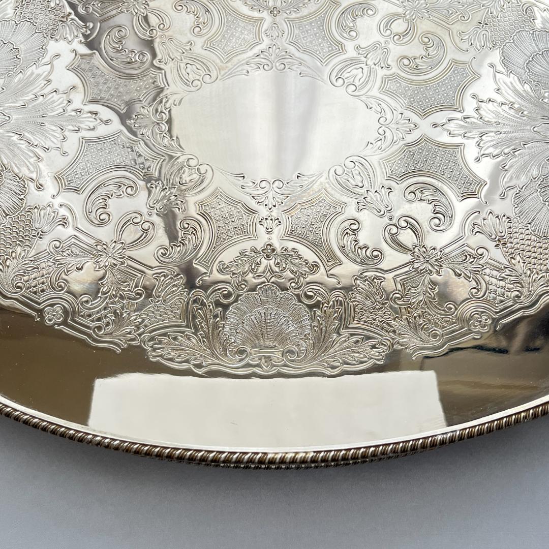 【英国】 ビクトリアンのギャラリートレー オーバル型 40cm 装飾フット