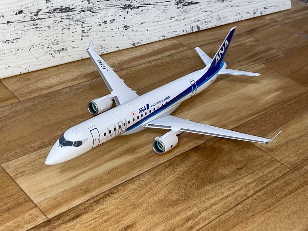 本体美品]三菱航空機 MRJ90 1:100 JA21MJ[MR19009]