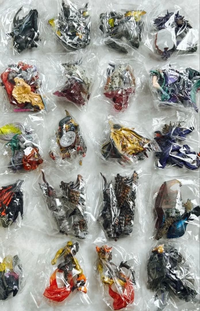 内袋未開封　ファイナルファンタジークリーチャーズフルカラー20体15種