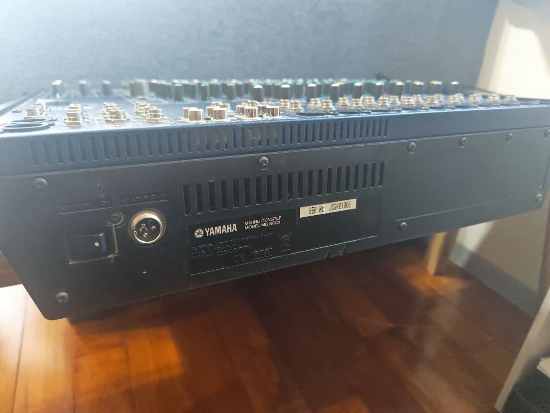 Yamaha MG166CX アナログミキサー