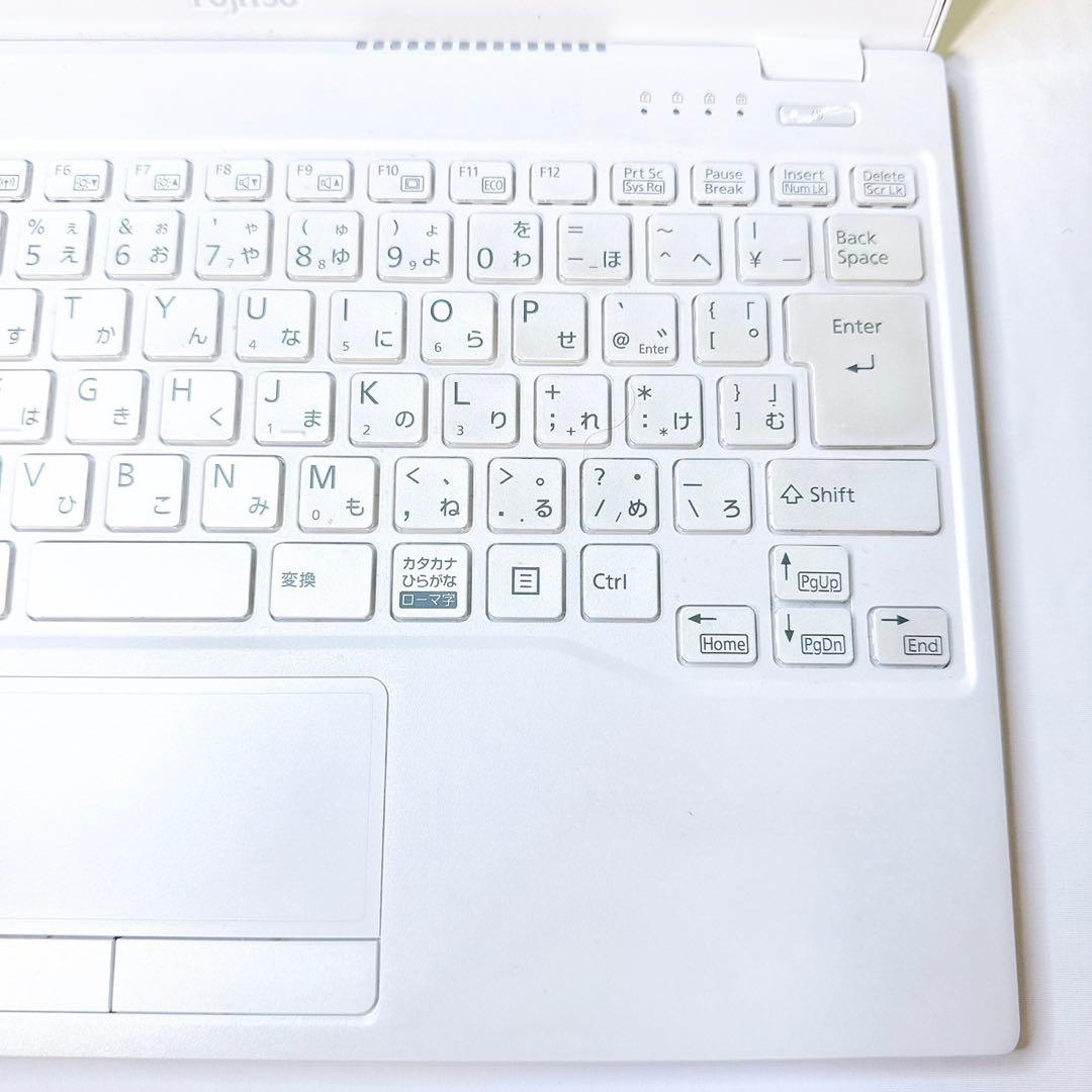 第八世代❤️ネットや事務に❤️薄型❤️軽い❤️ホワイトが可愛い❤️主婦さんやご家族兼用に！