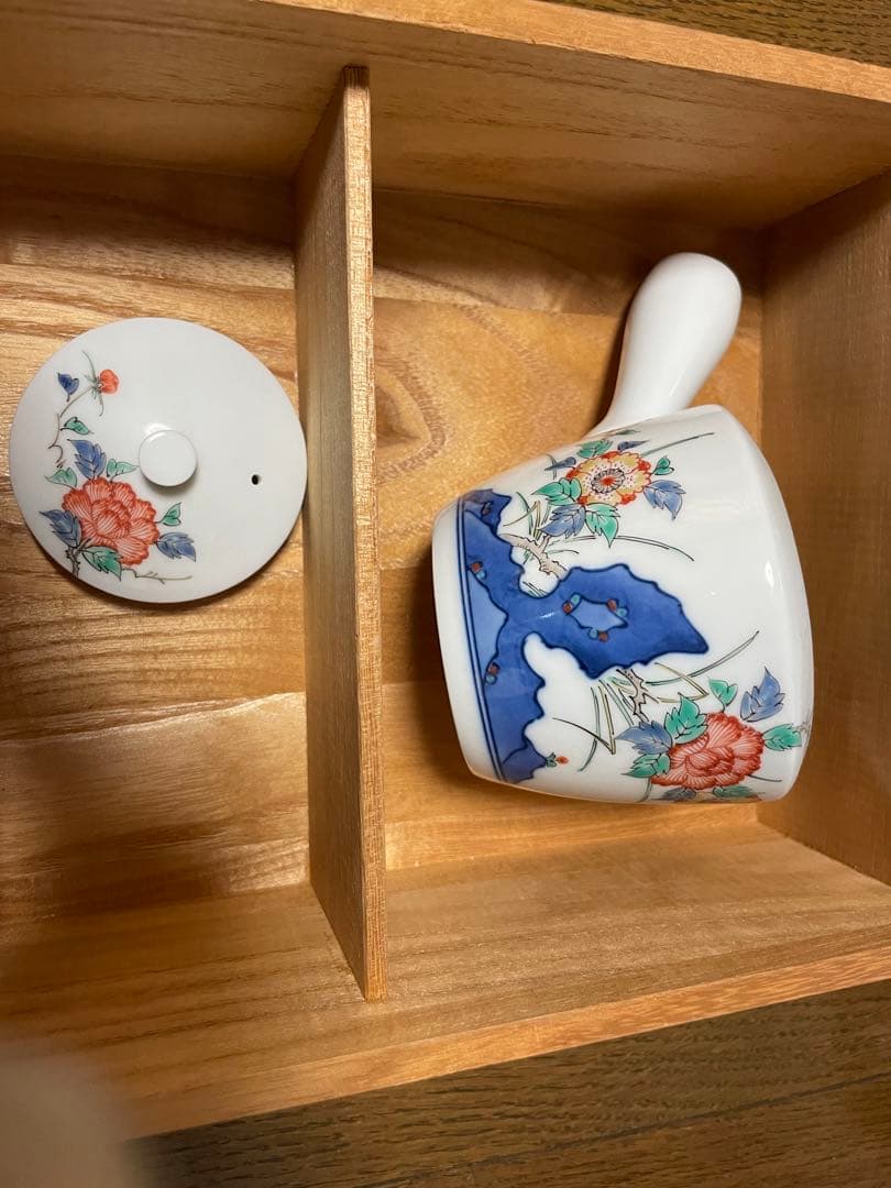 【訳あり】十四代　酒井田柿右衛門　錦　岩牡丹文　茶器　共箱　人間国宝