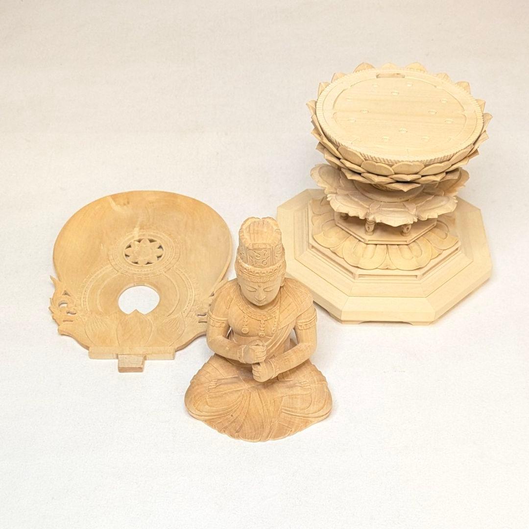 フォロー割・新品】 大日如来 柘植 八角台座 高さ約23.5㎝ 上彫