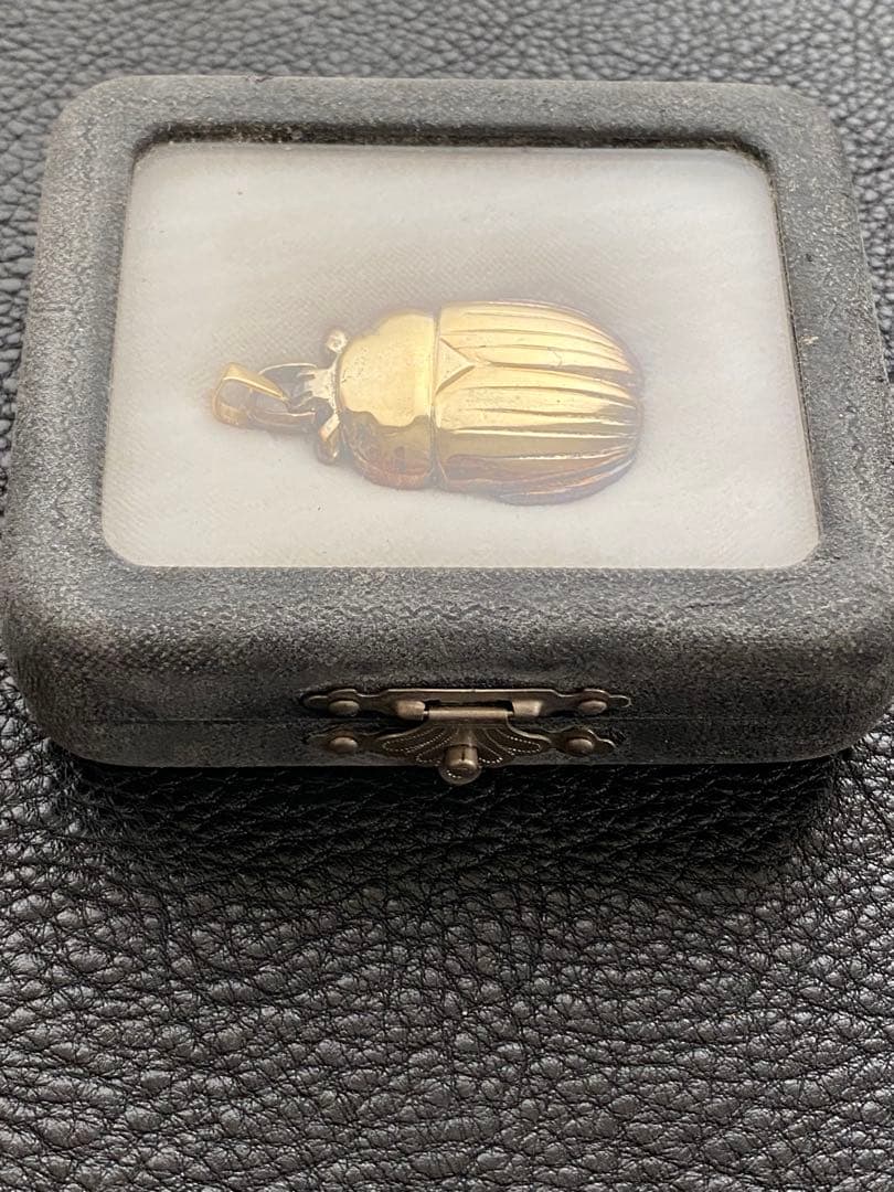 スカラベ　ペンダント