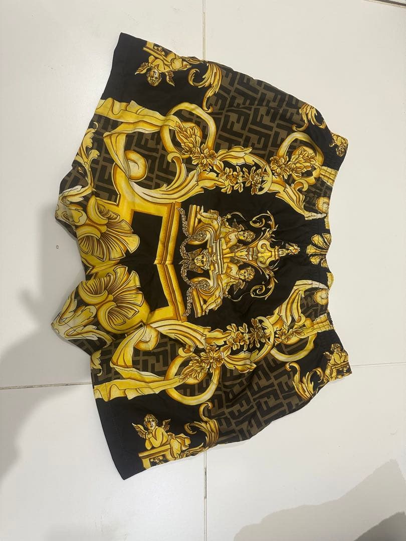 FENDACE FENDI× VERSACE水着 サイズ50 ゴールドバロック - メルカリ