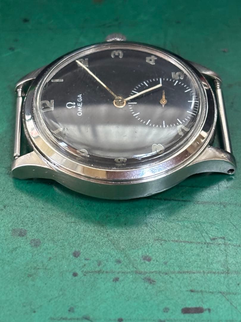 は*ん様 【希少品・保証アリ】1940年代オメガ30mmキャリバースモセコミリタ