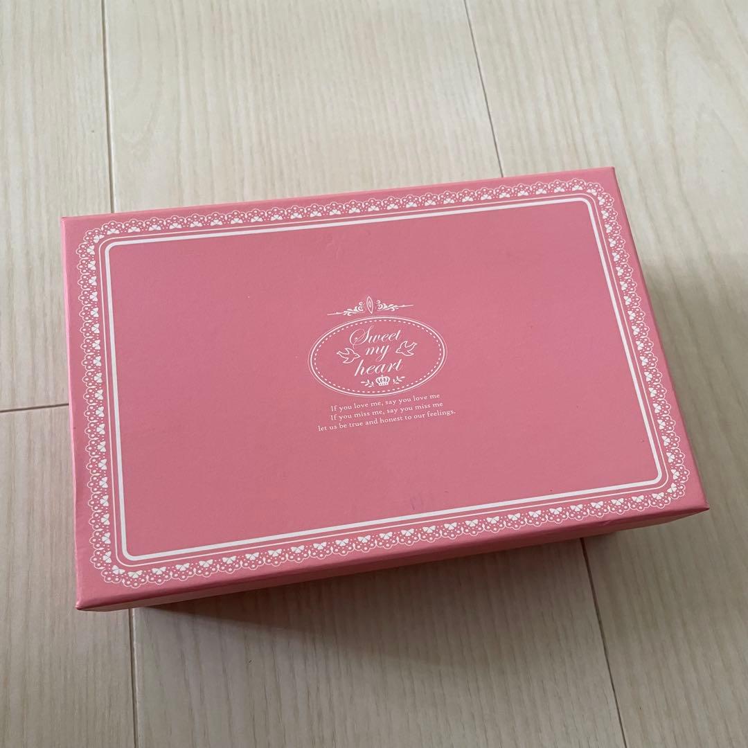 未使用品☆MICHELANGELOミケランジェロ☆ 刺繍ビーズ装飾 三つ折り財布