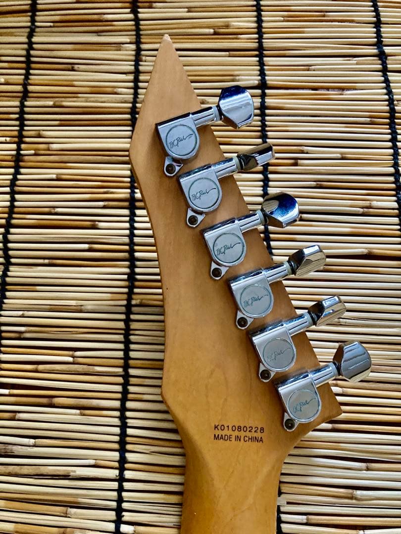 ☆モディファイして新たな機能を搭載　ポジションマークが珍しいB.C.Rich