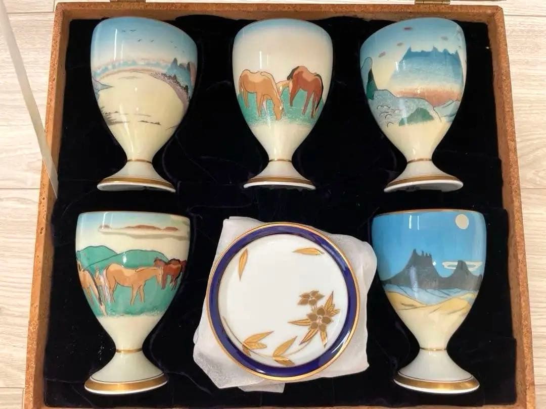 【香蘭社】坂本繁二郎「阿蘇五景」オリジナル・ゴブレット、受け皿セット 香蘭社】坂本繁二郎「阿蘇五景」オリジナル・ゴブレット、受け皿セット