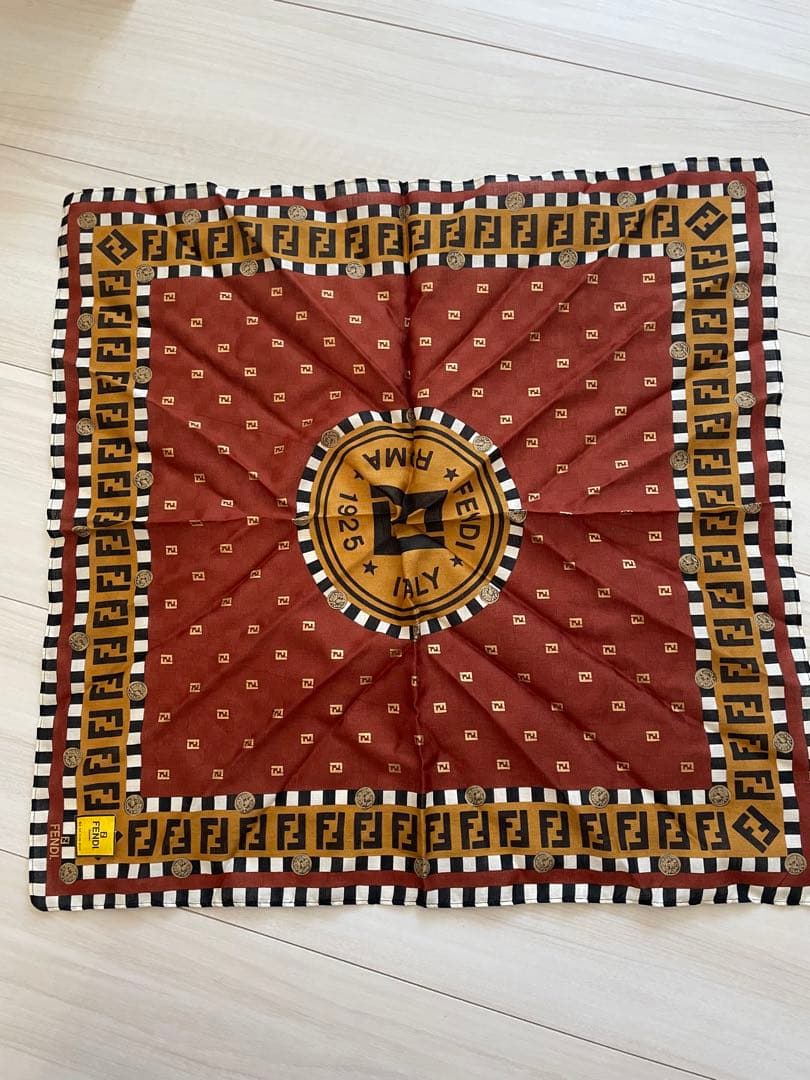 フェンディ　FENDI ブラック　ラバー　ミニトートバッグ　バッグ　ハンカチ