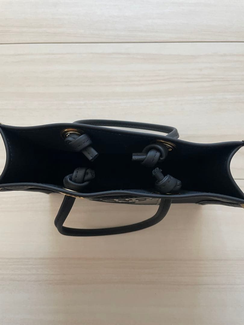 フェンディ　FENDI ブラック　ラバー　ミニトートバッグ　バッグ　ハンカチ