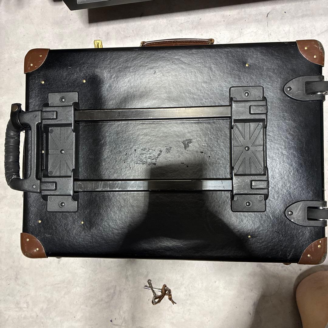 グローブトロッター 黒 キャリーケース 20インチ キャビンサイズ