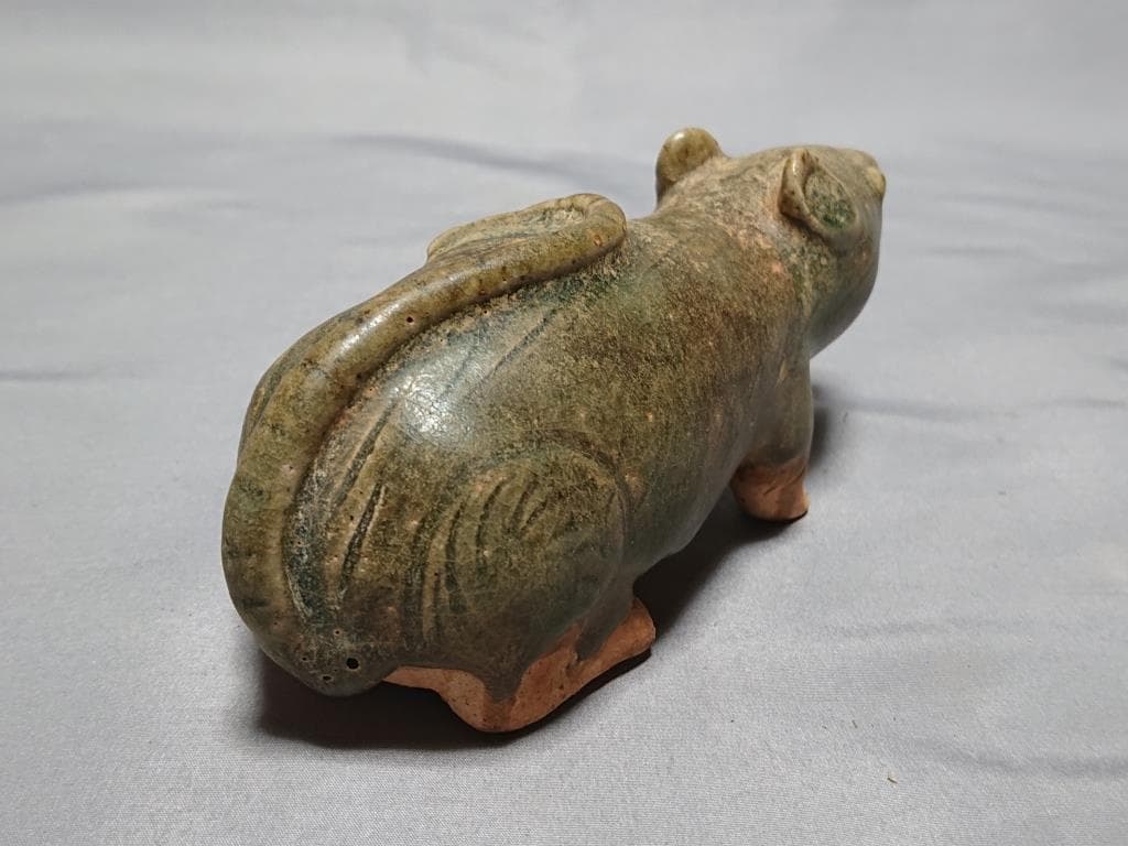 コレクター収集品　クメール 緑褐釉　鼠形壺（B）