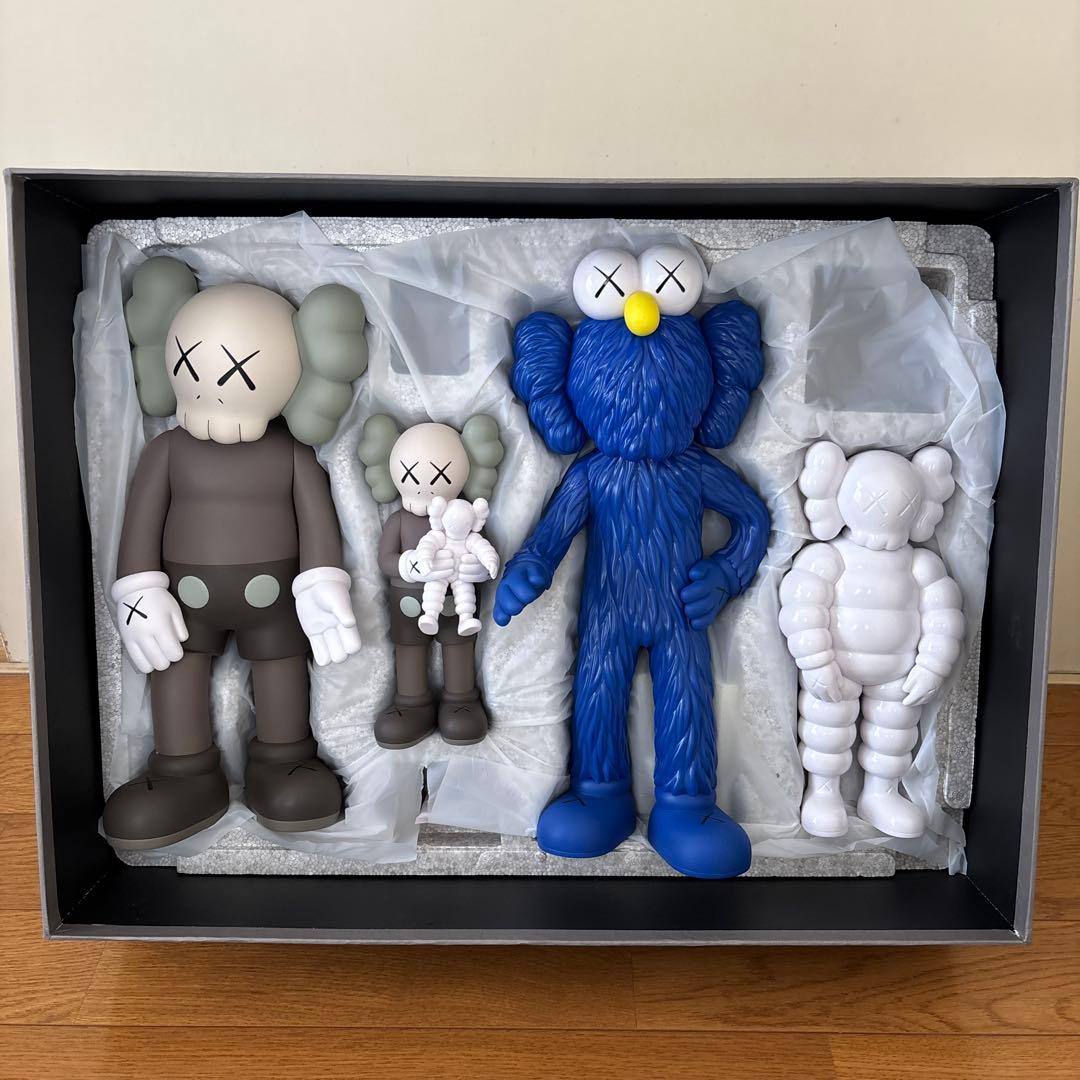 その他 KAWS FAMILY BROWN/BLUE/WHITE #1 KAWS TOKYO FIRST BE@RBRICKS