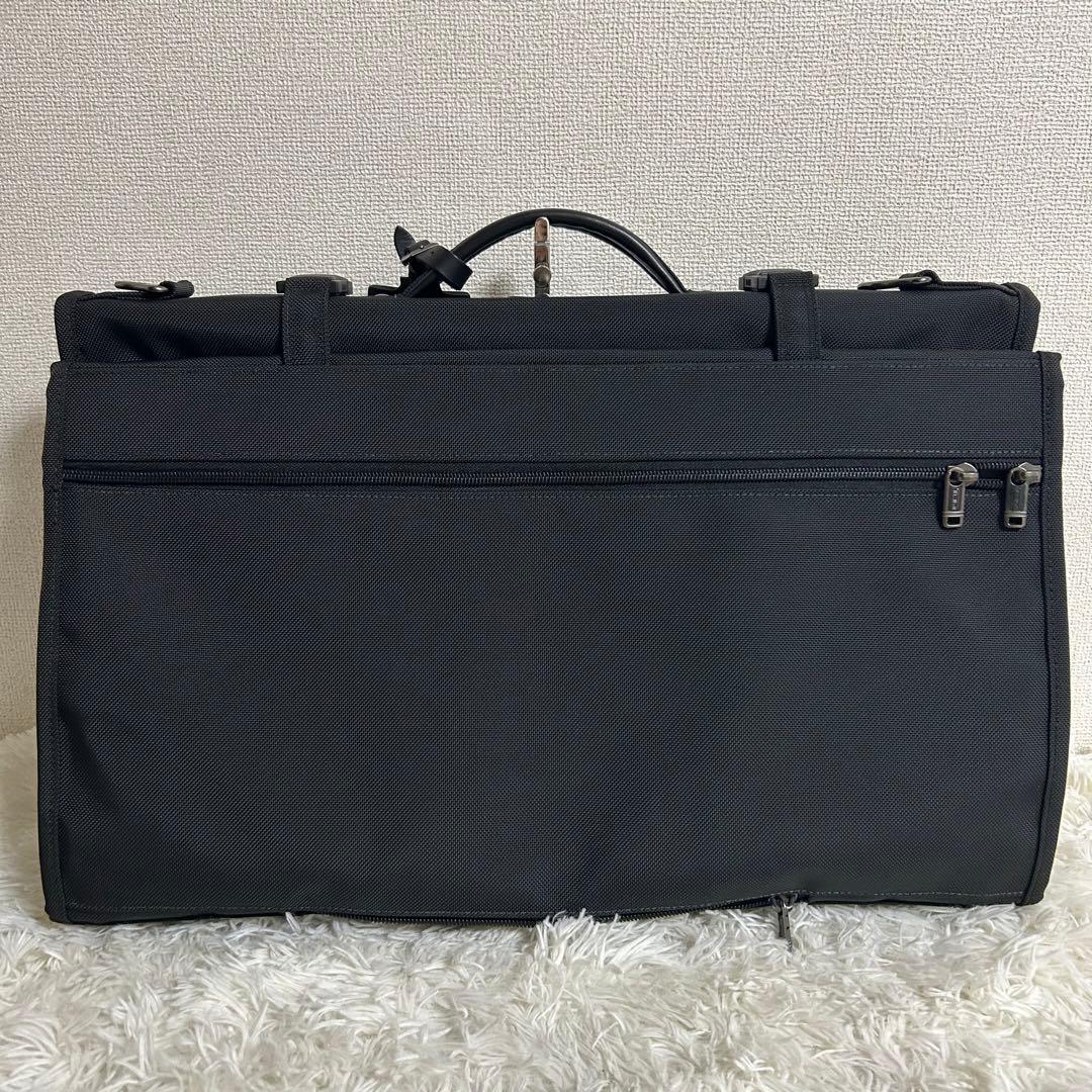 未使用級✨TUMI トゥミガーメントバッグ22133D4 ブラック