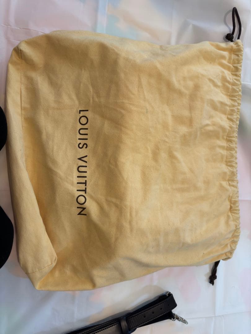 ルイ・ヴィトン バッグ エピ ポルトドキュマンヴォワヤージュ M59162